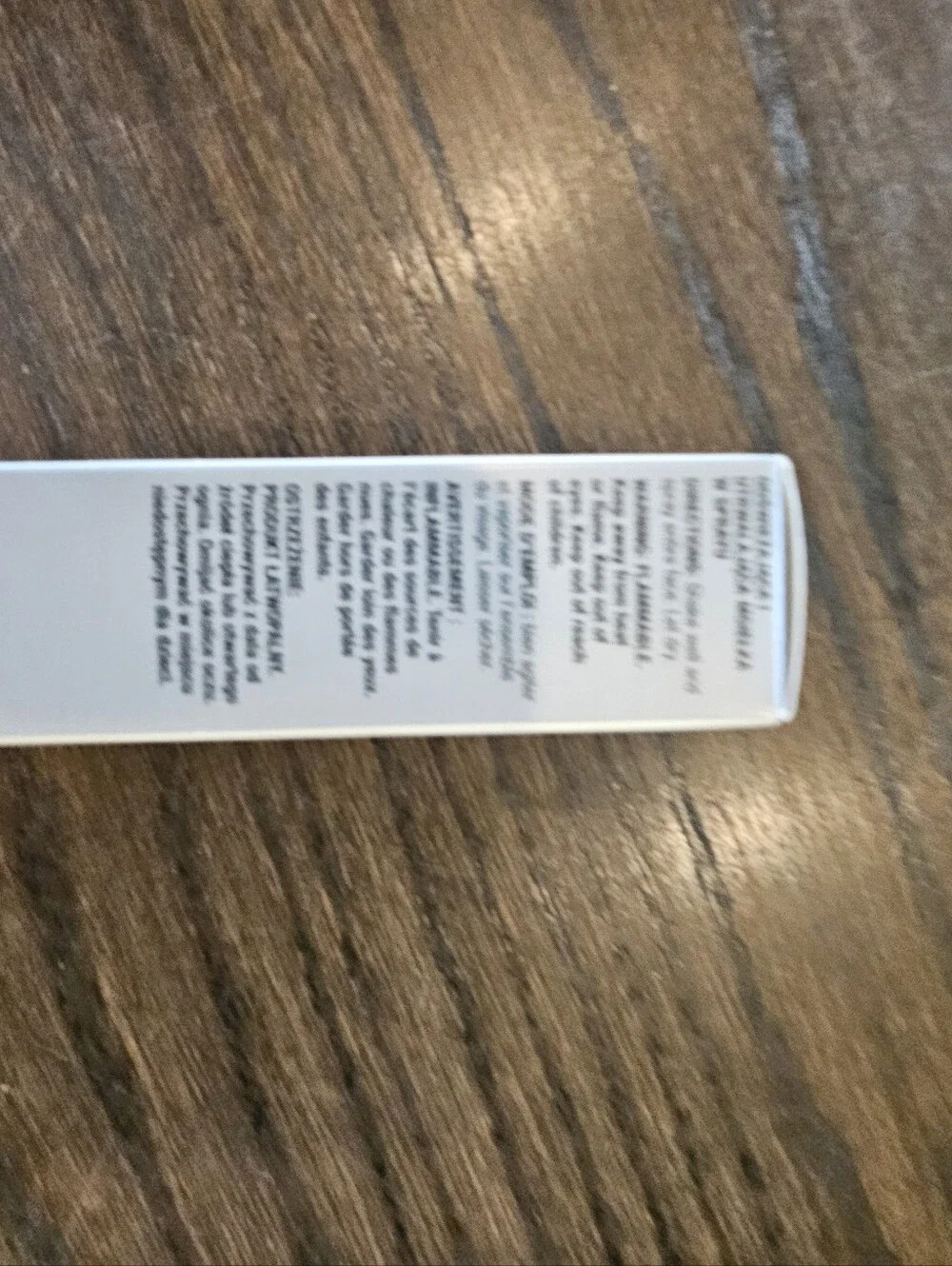 Arbonne Let It Set Refreshing Finishing Spray - White